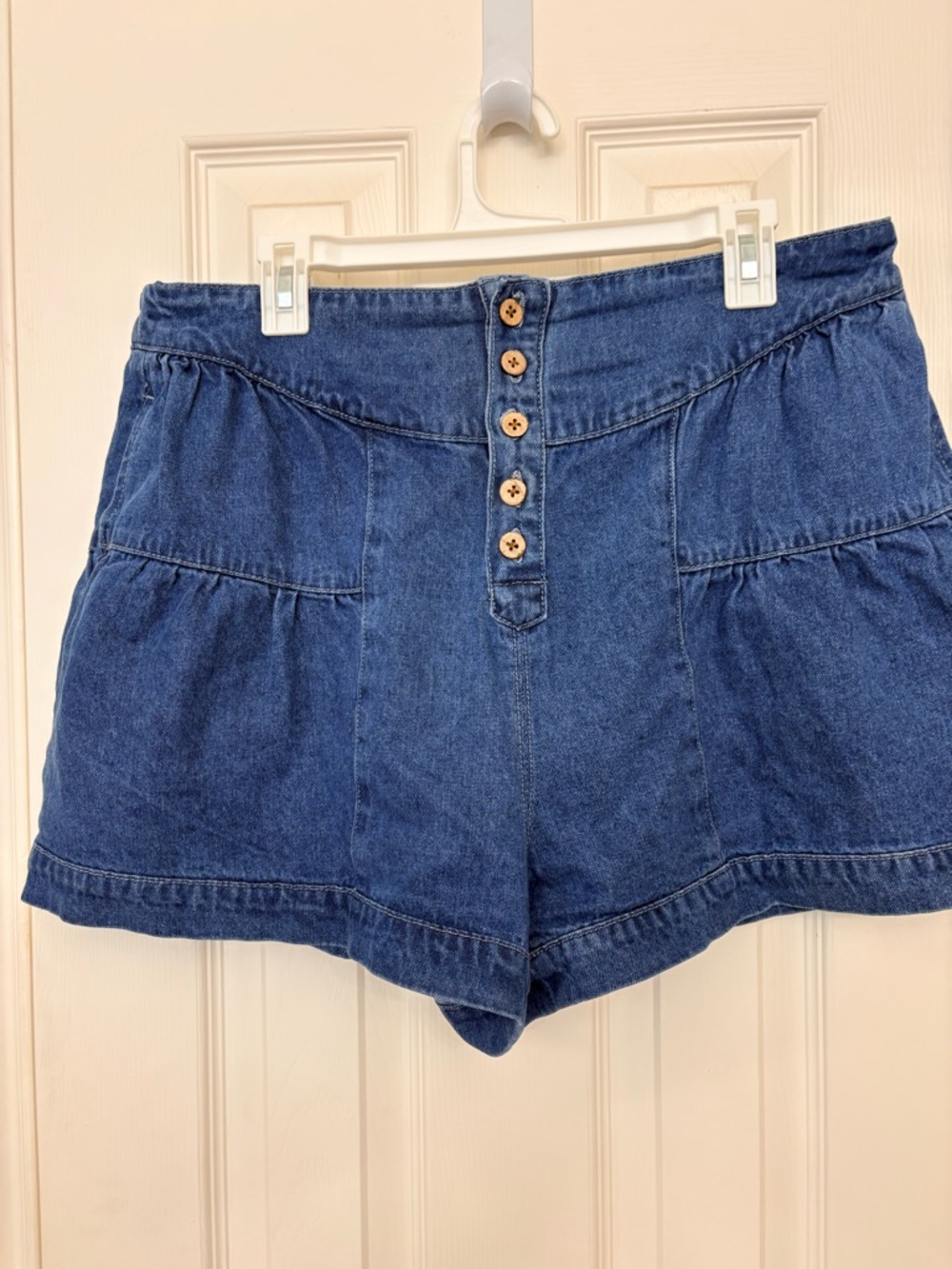 High-Waist Denim Button-Front Women’s Shorts - Blue